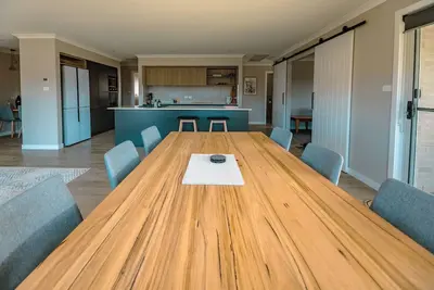 Image de Coastal Bliss Retreat Elegant Beachside Escape at Hawley Beach