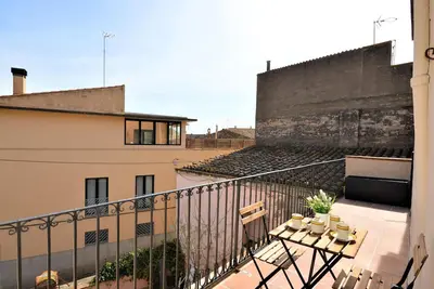 Image de Appartement rénové pour 4 pers. , 2 chambres, wifi, A. A. et situé en plein centre historique