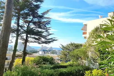 Image de Appartement dans résidence avec piscine