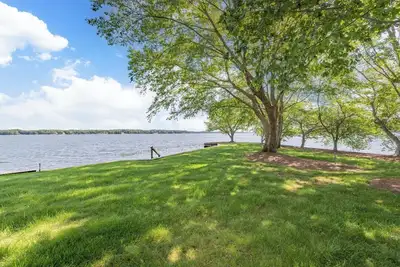 Image de Vagabonds House | Stunning Views | 10-12 ft. Water Depth