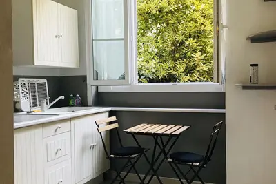 Image de Charmant studio idéalement situé (Mourillon)