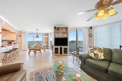 Image de SeaSpray Riverside 611-Beautiful River Views!