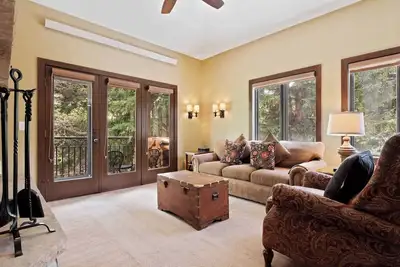 Image de The Charter at Beaver Creek C2105