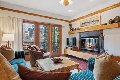 Image de Quaint 2br Condo at The Charter C3305 with Good Mountain Views