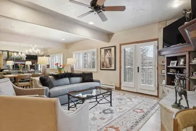 Image de The Charter at Beaver Creek C2205