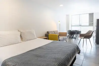 Image de Urban Loft: Style and Comfort