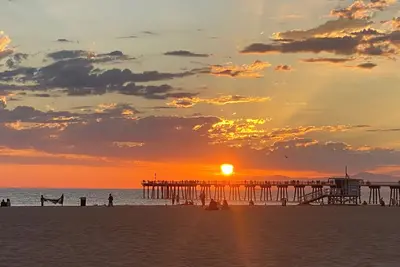 Image de Perfect location, perfect vacation! Your beach paradise awaits!