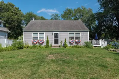 Image de Cozy Mettatuxet Home Available for Summer Rentals