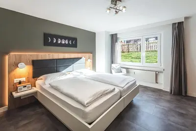 Image de Proche de la gare, 4 chambres, 8 à 10 personnes.