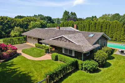 Image de Newly Renovated & Private in Southampton Village