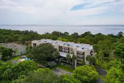 Image de Stunning 2 bed 2 bath condo with access to the Gulf of Mexico! 3 month minimum.
