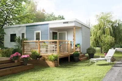 Image de Camping 3 étoiles - Piscine  - efb0ga