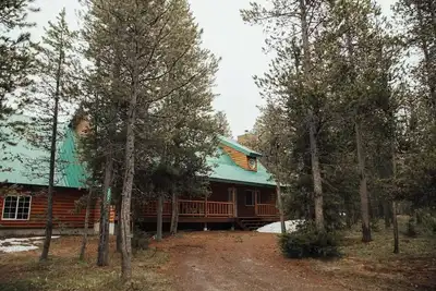 Image de Spacious Cozy Cabin, Wifi, 30 min to Ynp