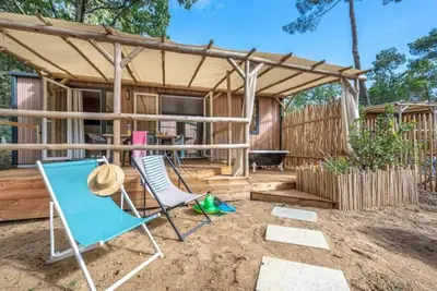 Image de Camping 4 étoiles - Piscine - efbdei