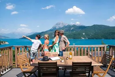 Image de Camping 3 étoiles - Piscine - efbgid