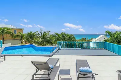 Image de Appartement entièrement et récemment rénové avec piscine et vue sur l'océan #3
