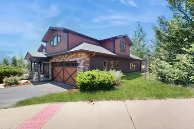 Image de Modern home with full kitchen, patio, great location-Dogs Welcome