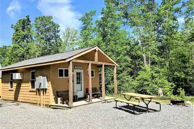 Image de Sleeps up to 4, kitchenette, full bathroom, air conditioned/heated, free WiFi