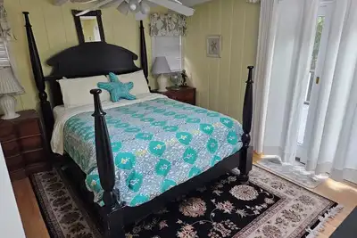 Image de Fire Island paradise! 1 min. walk to the beach. 5 min to where the fun happens!