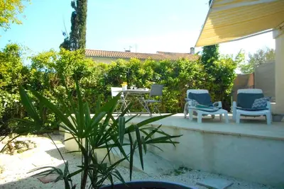 Image de Studio \"Petit Nid Cosy De L' Albret\" avec terrasse privée, jardin privé, Wi-Fi et petite buanderie