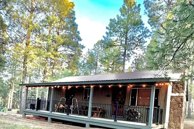 Image de Cozy, quiet picturesque cabin in the pines & perfect escape to winter wonderland