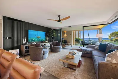 Image de Ocean Views | Polo Beach Club Ground Floor Condo | Walk to Beach, Private Patio