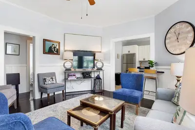 Image de Contemporary Comfort by the Park | Heated Pool Access