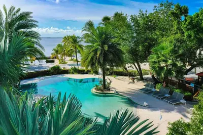 Image de Largo Resort: Your Private Sanctuary