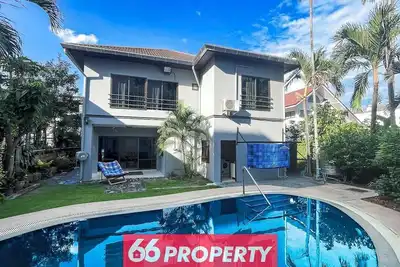 Image de 5 Bed Villa w\/ Pool • Old City»7 Min Walk • Family Friendly • Ping-Pong Table