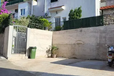 Image de Appartement de deux chambres avec air conditionné Trogir (A-12152-a)