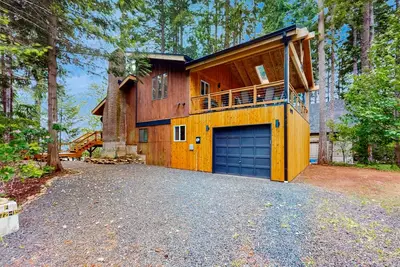 Image de Family-friendly lakefront home with gas bbq, wifi and covered deck