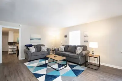Image de Spacious Home, 4 Bedrooms, with 2 Baths & Fun Game Room!