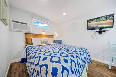 Image de Coastal Studio Escape | Sleeps 4 | Parking