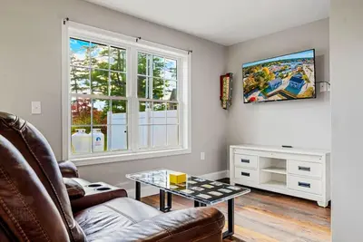 Image de Pixel Perfect Escape: 2br Retreat w/ Gaming Theme