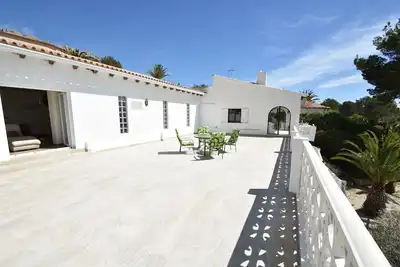 Villa spacieuse avec piscine privée