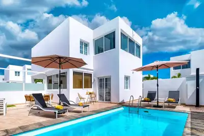 Image de Villa Marina Oasis - Private Pool, Air-Con and Sat Tv By Lanzarote Vacation Homes