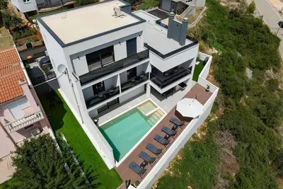 Image de Depaja villa with pool, sea view and balcony - Depaja