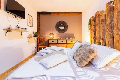 Image de Le Gîte Spa du Cèdre Bleu\nLieu de Détente et d'Apaisement Absolus!