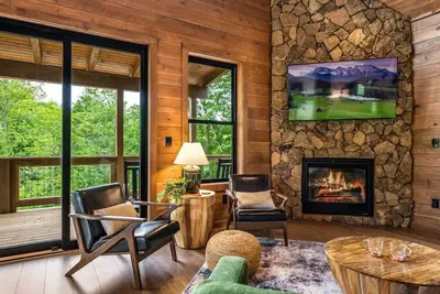 Image de Mountain Family Retreat - Pool - Hot Tub - Games!