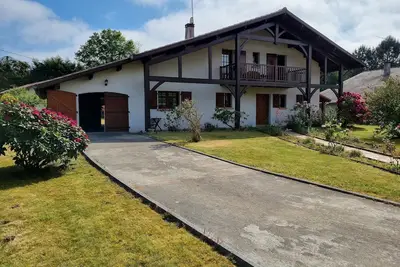 Image de Spacieuse maison familiale avec piscine