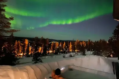 Image de Ski-in Log Villa with Stunning Jacuzzi Views at Syöte