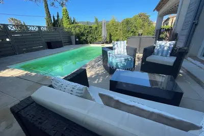 Image de Maison pour 8 personnes. Proche Cannes et ses plages avec une piscine privée