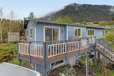 Image de Big beautiful house with lots of room and amazing mountain and ocean views! ! !