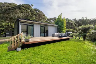 Image de Valley Hideaway - Kūaotunu Holiday Cabin
