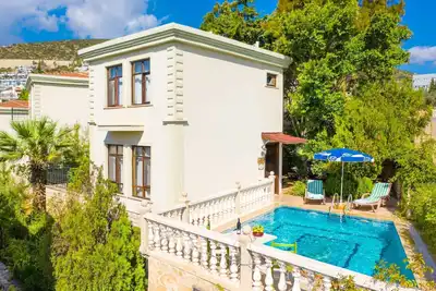 2 Bedroom Kalkan in the center sea view Phellos