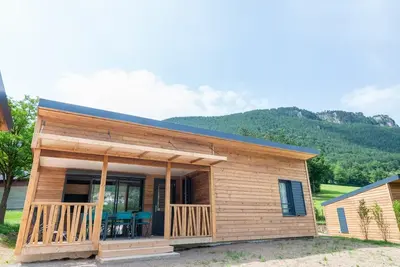 Image de Chalet 6\/8 personnes - Camping Les Berges du Bramont