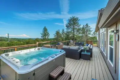 Image de Hot Tub - Bbq - Pool Table - Mountain View - Close to Wedding Venues
