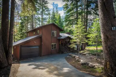 Image de Cozy Lake Tahoe Cabin - Carnelian Bay