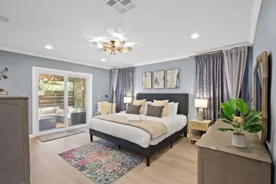 Image de Cozy Garden Pad with King Beds