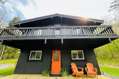 Image de Fall into Cozy at Bigfoot Chalet